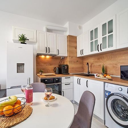 Cozy Apartment With Balcony On The Black Sea- Part Of The Family 'Vicki Apart Warna Exterior foto