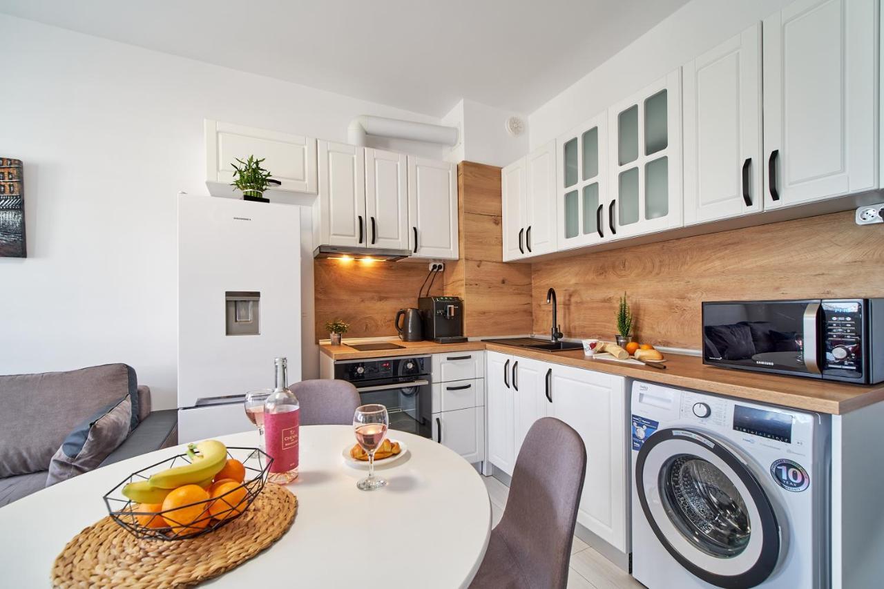 Cozy Apartment With Balcony On The Black Sea- Part Of The Family 'Vicki Apart Warna Exterior foto