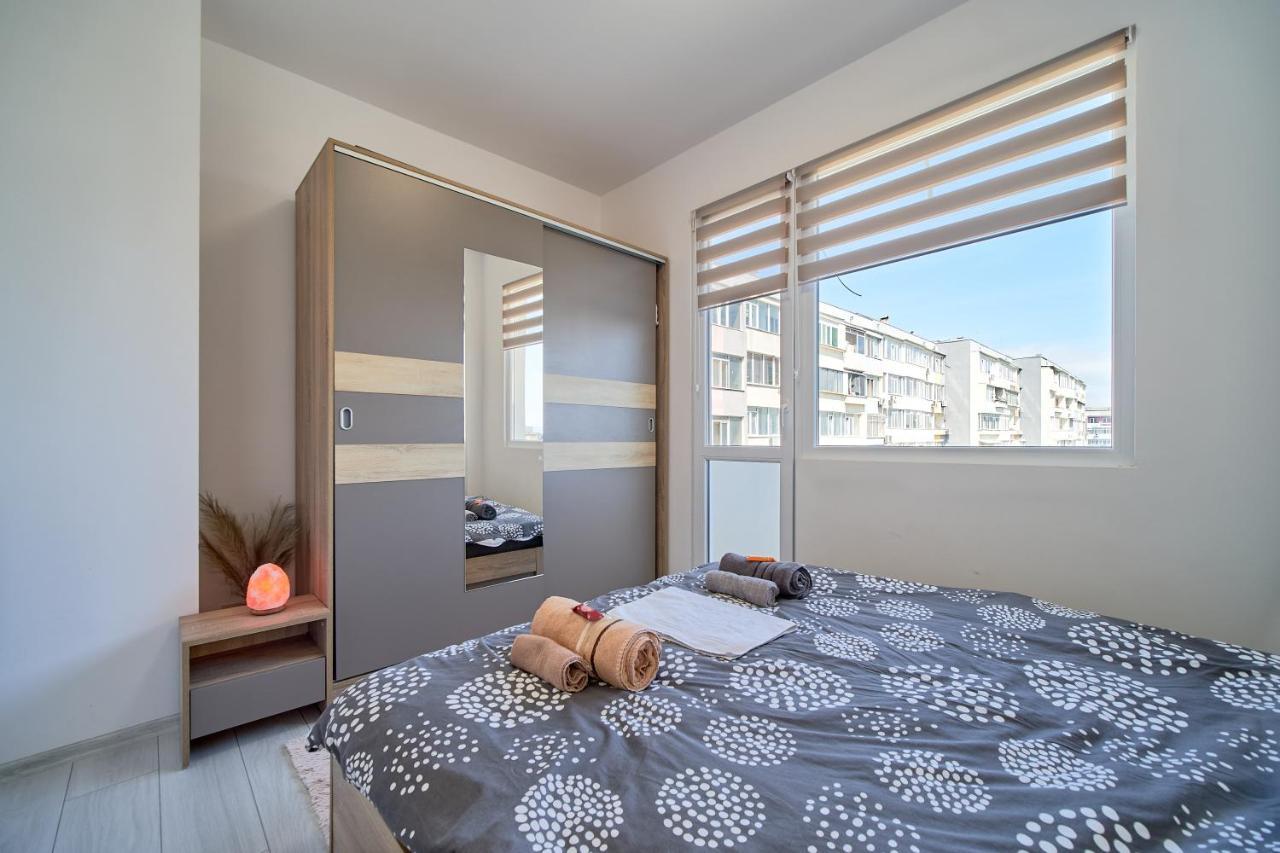 Cozy Apartment With Balcony On The Black Sea- Part Of The Family 'Vicki Apart Warna Exterior foto